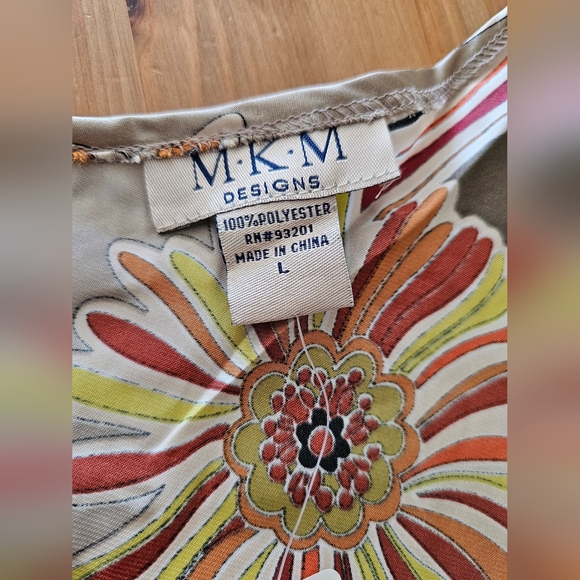 M.K.M Designs -Floral print kimono style top with bell 3/4 sleeves Size M/XL - Picture 5 of 9